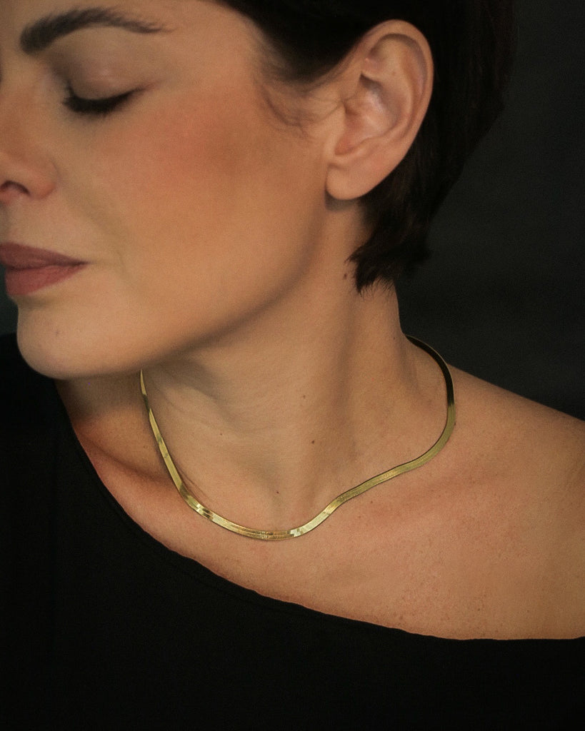 Flat chain necklace