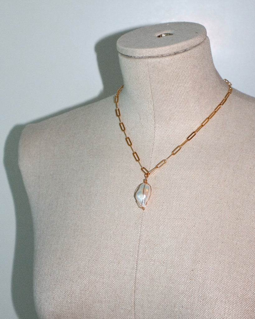 Black Pearl Chain Necklace 18”