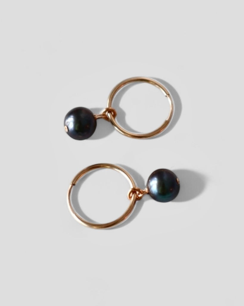 Black pearl small hoops