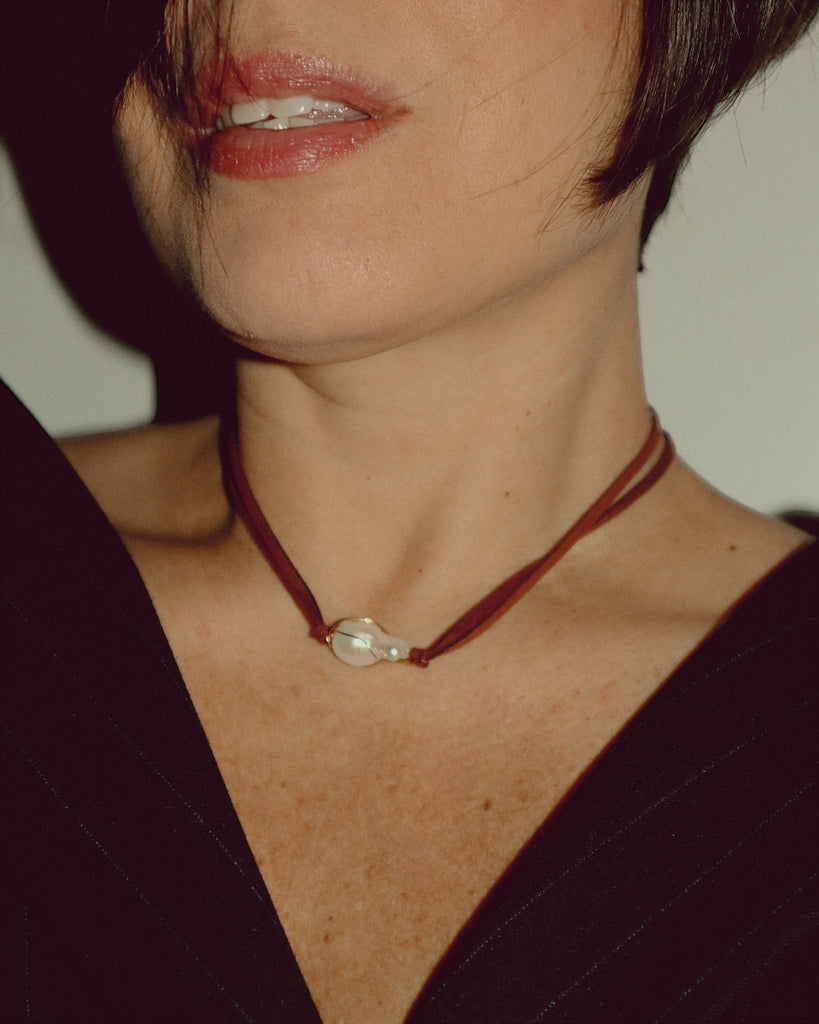 New Baroque Pearl Leather Necklace