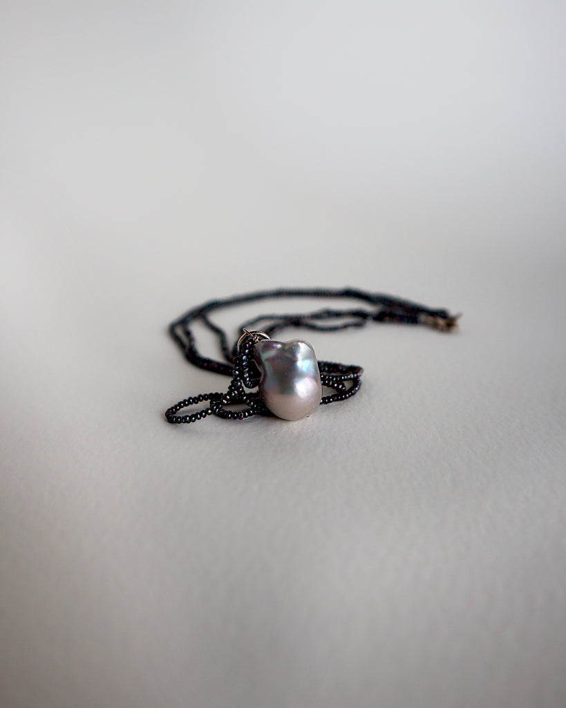 Grey and tiny black pearls necklace