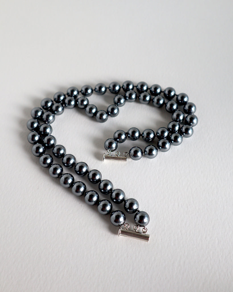 Grey Pearl Choker