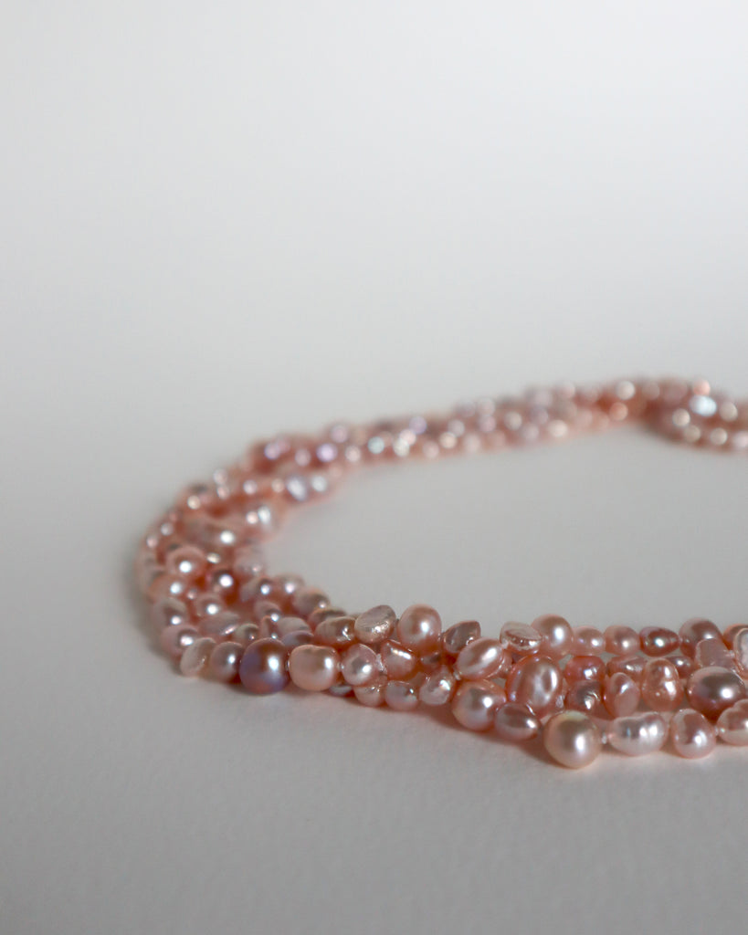 Long Rosè Pearl Necklace