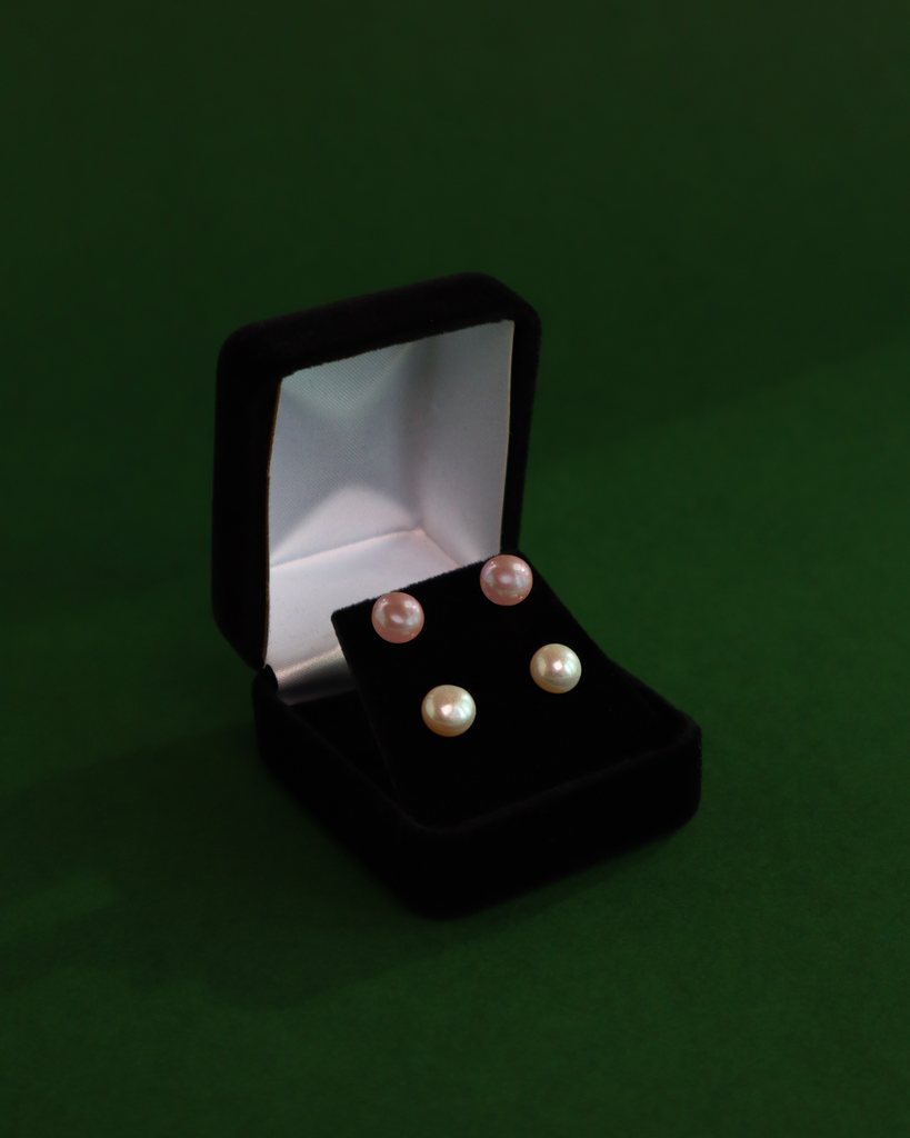 Midi pearl studs gift box - 40% off daily offer