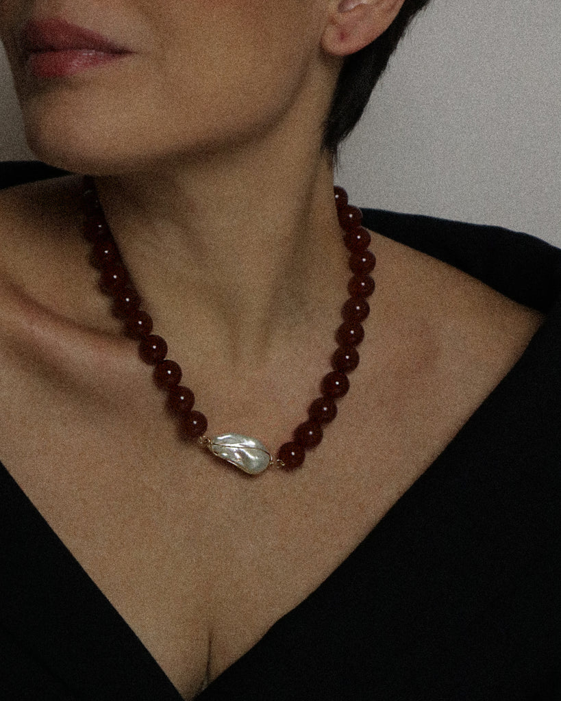 Carnelian baroque collar