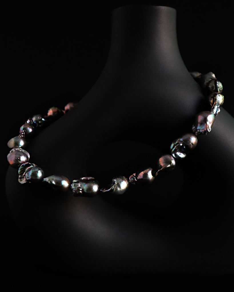 Grey Baroque Pearl Collar
