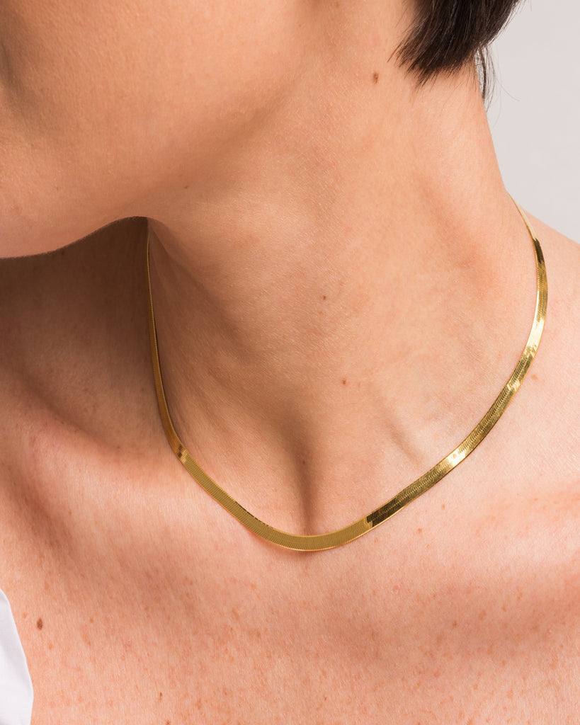 Flat chain necklace