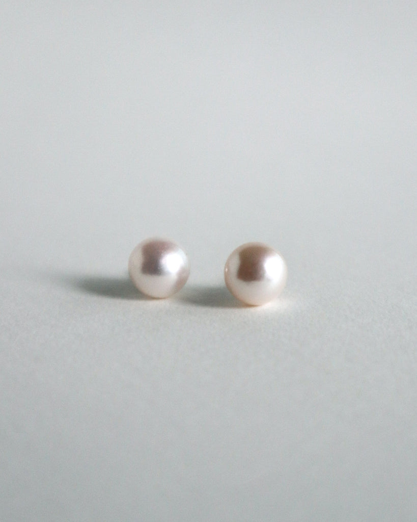 Button Pearl Studs